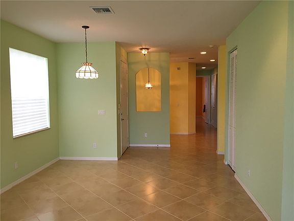 4th image of 6380 Oxford Cir