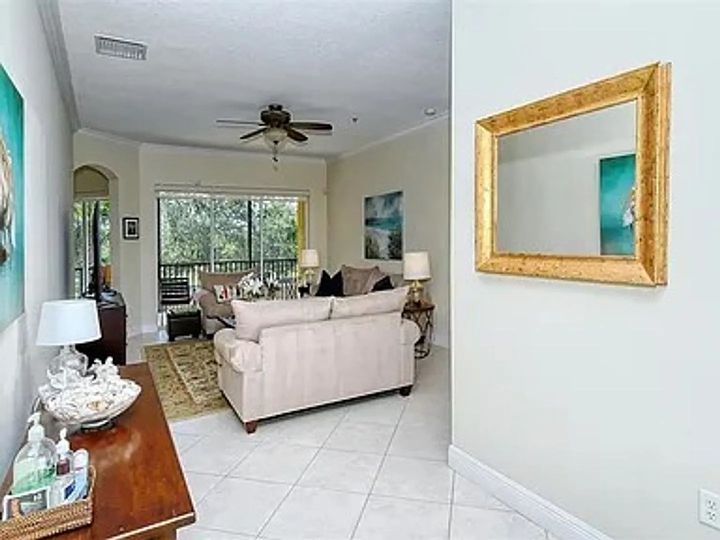 ** 3 Month Minimum - 9 Month Maximum Lease Options ** Gorgeous Turnkey Furnished Condo Located In... — Photo 4