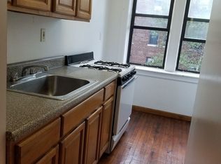 3095 35th St APT 2R, Astoria, NY 11103