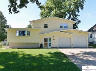 20245 Gateway Rd, Elkhorn, NE 68022