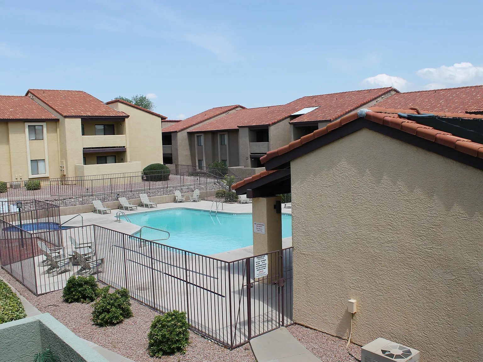2 bed, 2.0 bath, 868 sqft, $1,150 — Photo 3