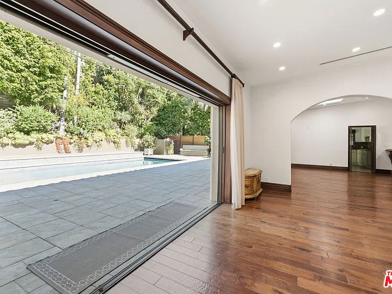 2108 San Ysidro Dr — Photo 35