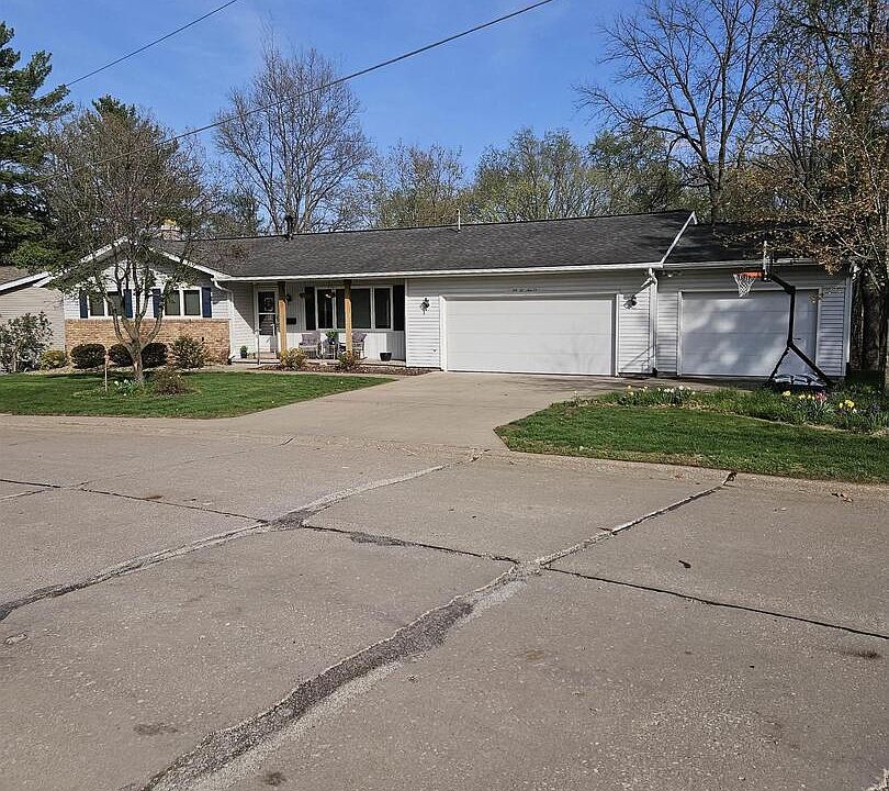 1st image of 914 32nd Avenue Ct