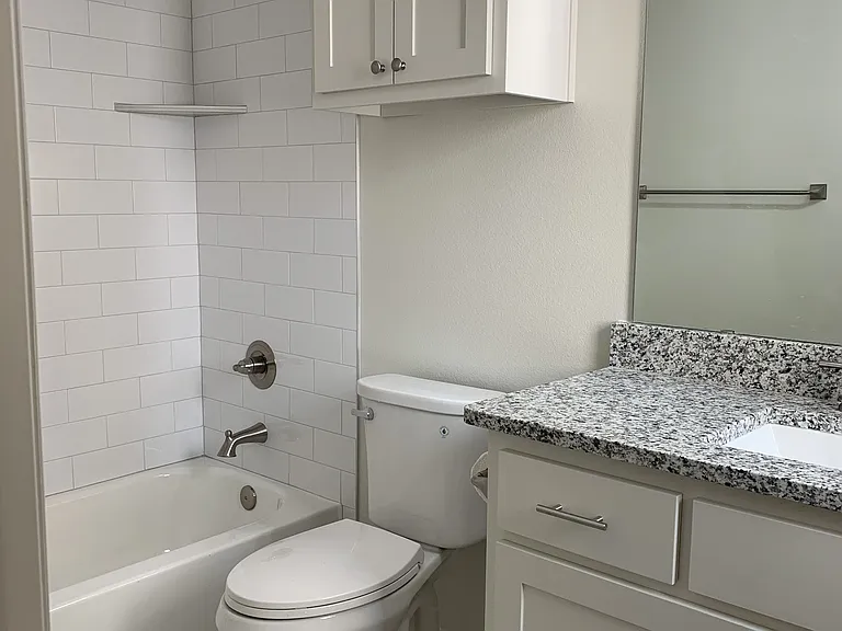 3240 Sandage Ave — Photo 9