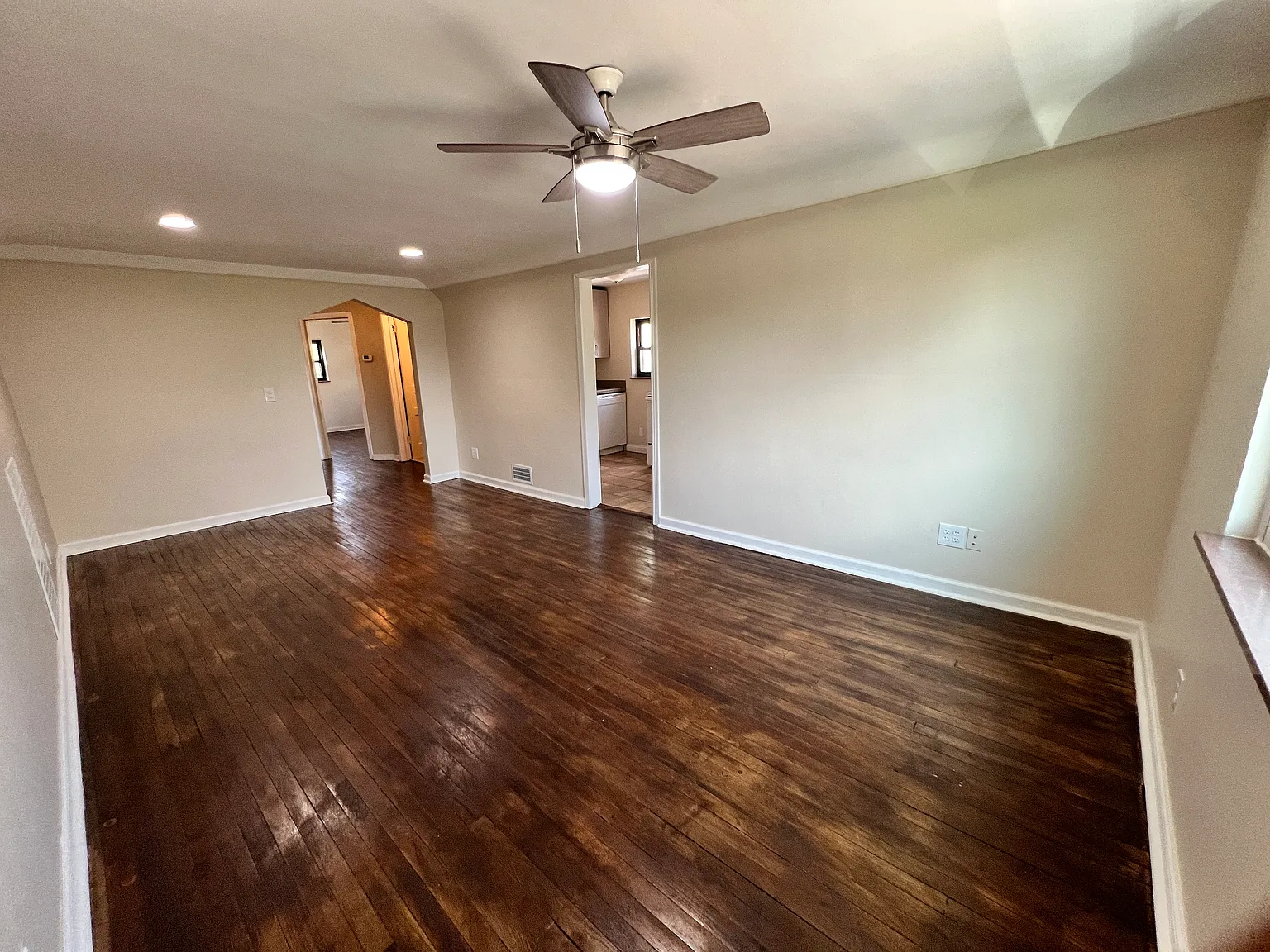 2 bed, 900 sqft, $1,300 — Photo 4