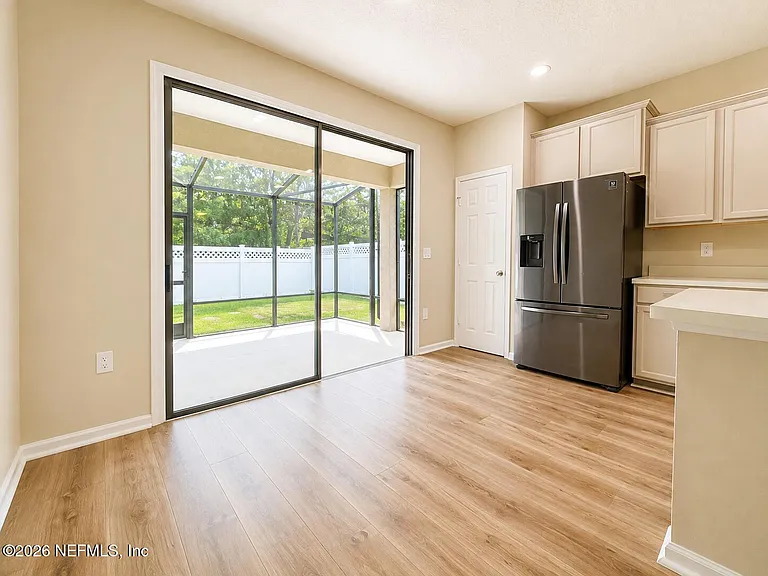 550 Drysdale Dr — Photo 7