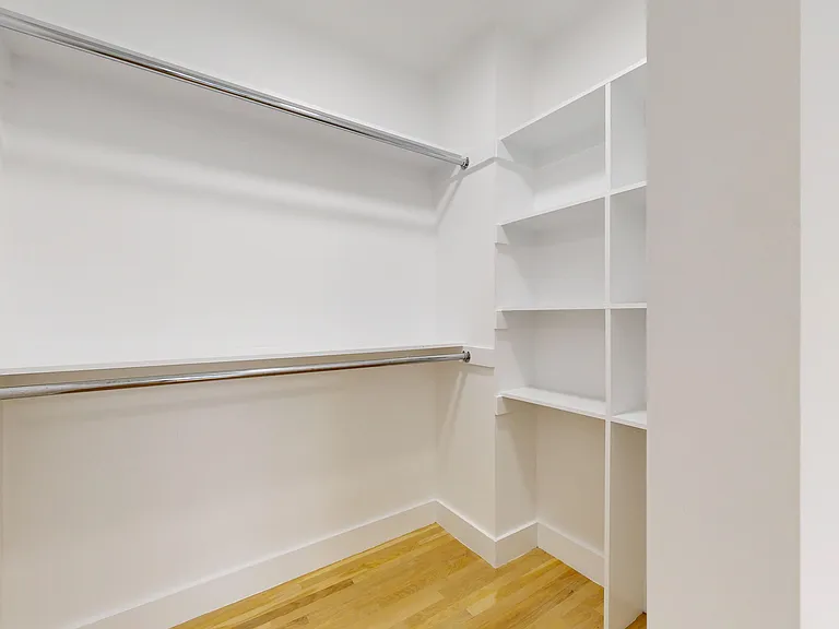 2942 Franklin St #9 — Photo 14