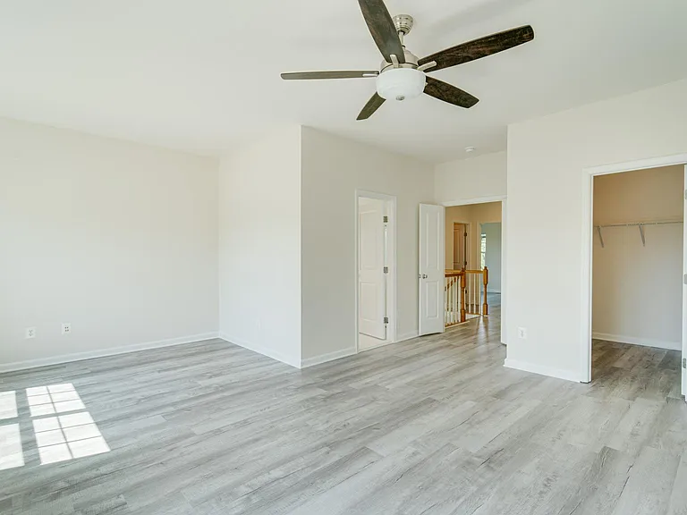 74 Pike Pl — Photo 26