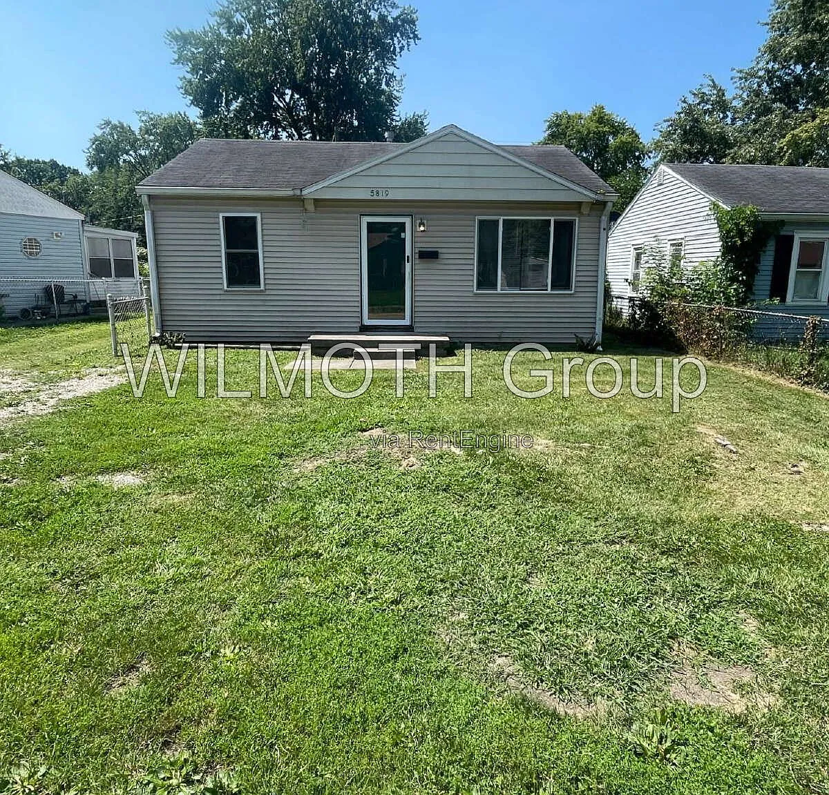 2 bed, 1.0 bath, 725 sqft, $1,145 — Photo 1