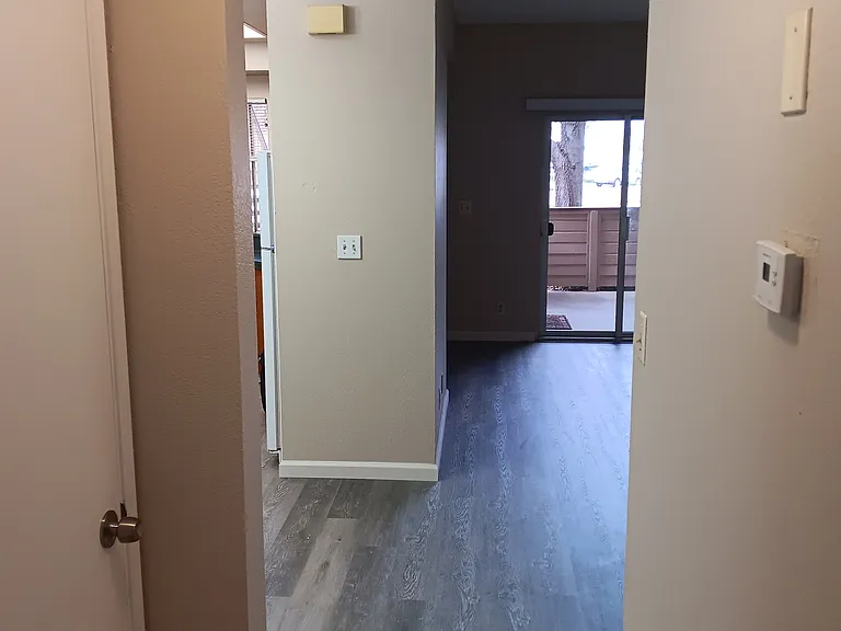 6104 Civic Terrace Ave #B — Photo 5