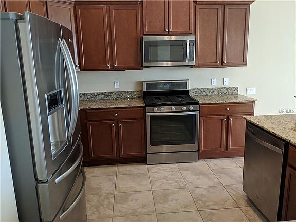 5th image of 205 Granada Ln