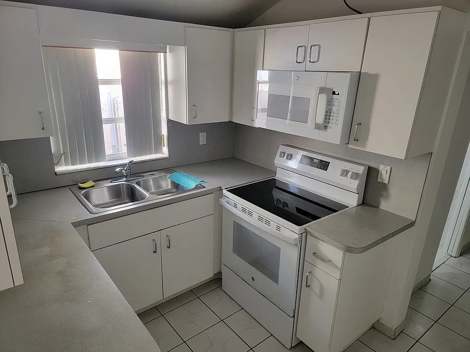 6751 SW 39th Ter #2