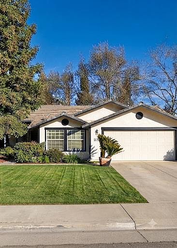 1st image of 304 E Carob Ave