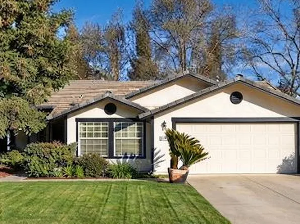 304 E Carob Ave, Reedley, CA 93654