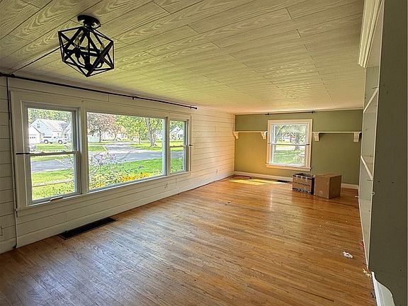 4th image of 36 Overlook Dr