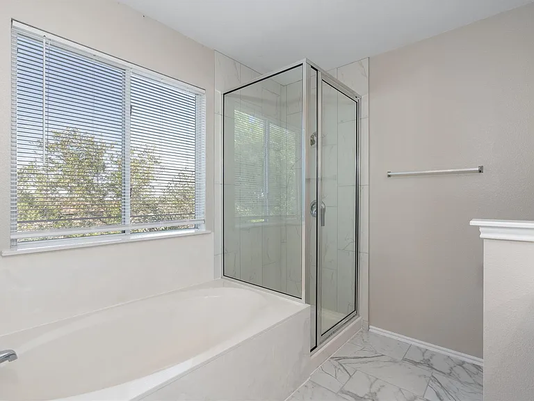403 Lakemont Dr — Photo 17