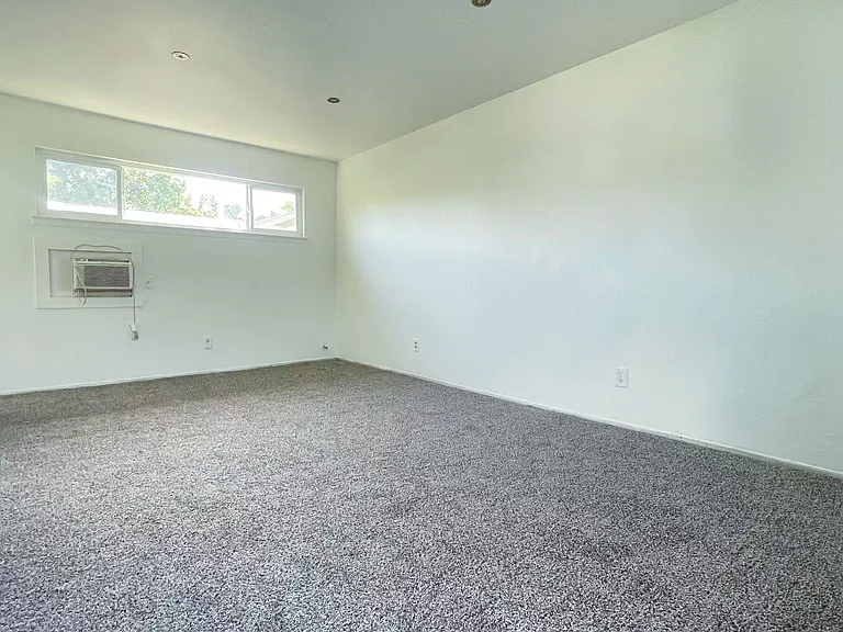 1705 Kenwood St #D — Photo 6