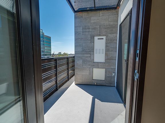 5th image of 10269 Santa Monica Blvd #Penthouse 1