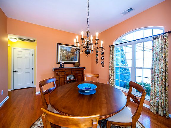 4th image of 417 Walden Park Dr