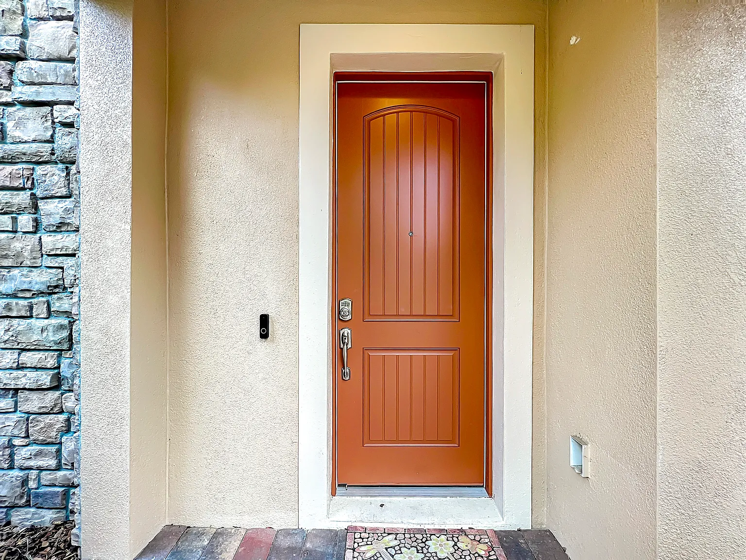 4 bed, 4056 sqft, $4,400 — Photo 3