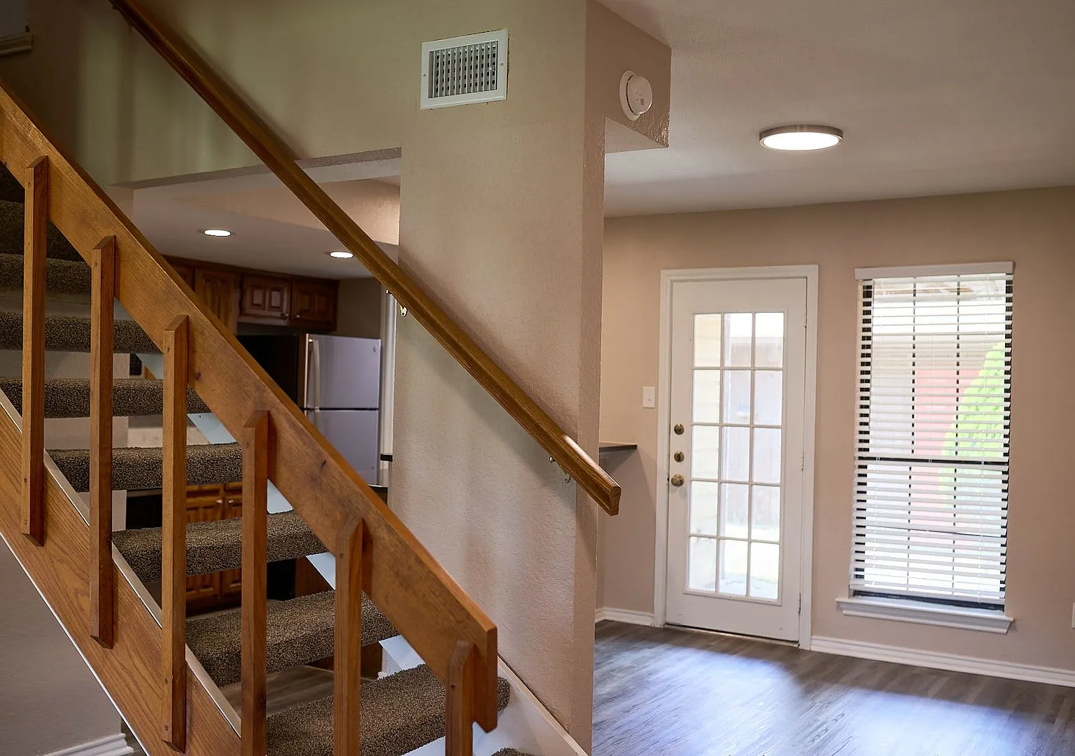 2 bed, 1.5 bath, 1273 sqft, $1,749 — Photo 2