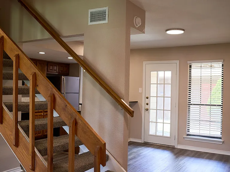 900B Kilkenny Ct — Photo 2