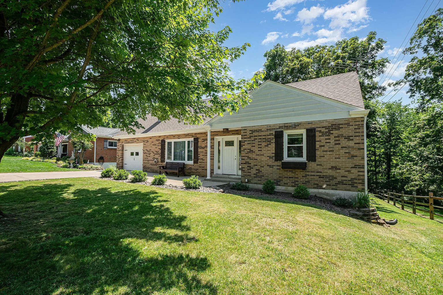 740 Saint Matthews Cir photo 1