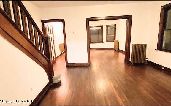 5th image of 615 N Main St