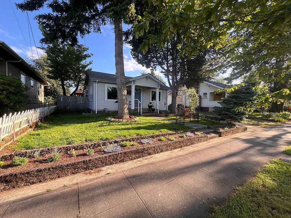 1st image of 8044 SE Morrison St