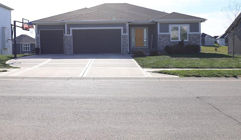 1st image of 13425 NE 114th Pl