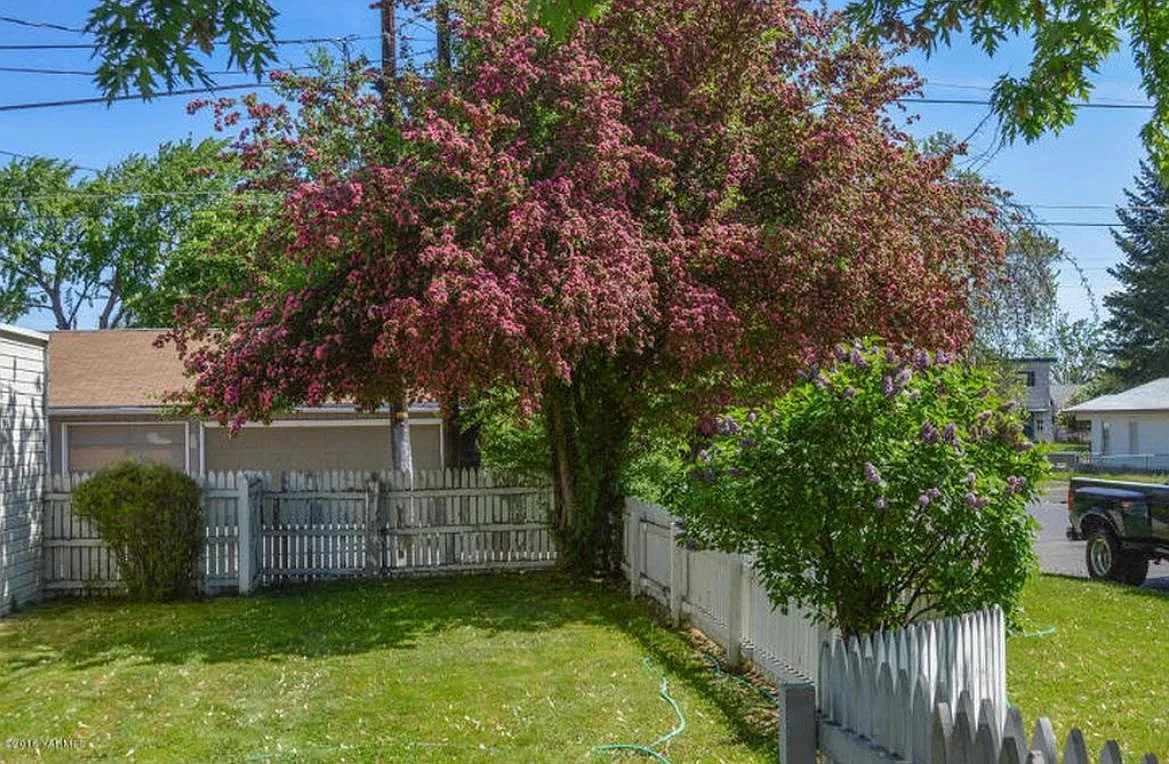501 N Naches Ave — Photo 2