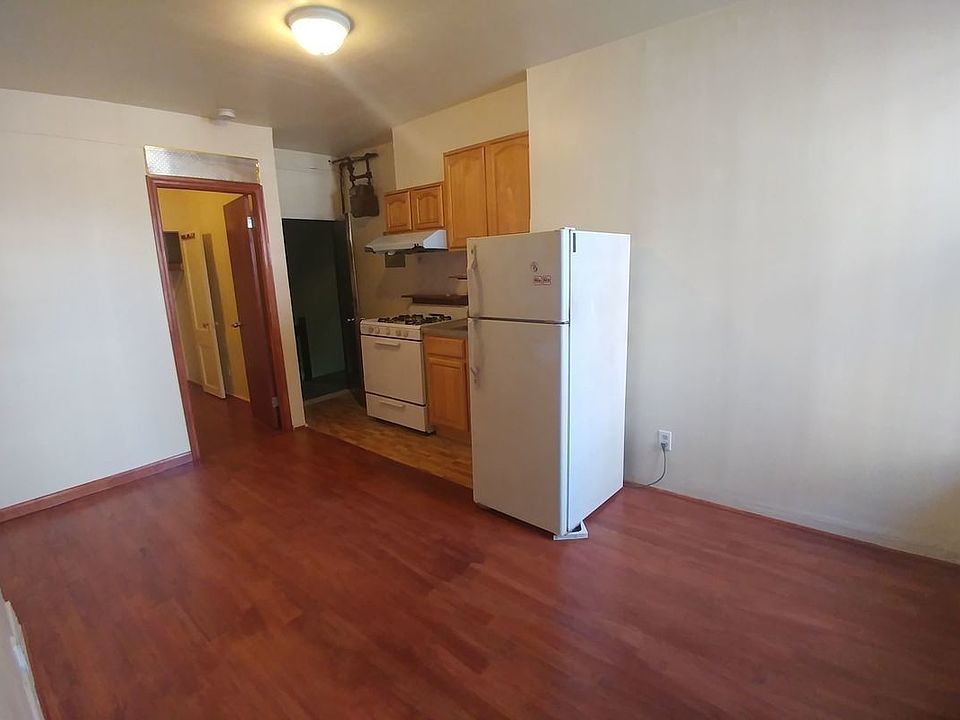 2nd image of 24 E Broadway #4NW