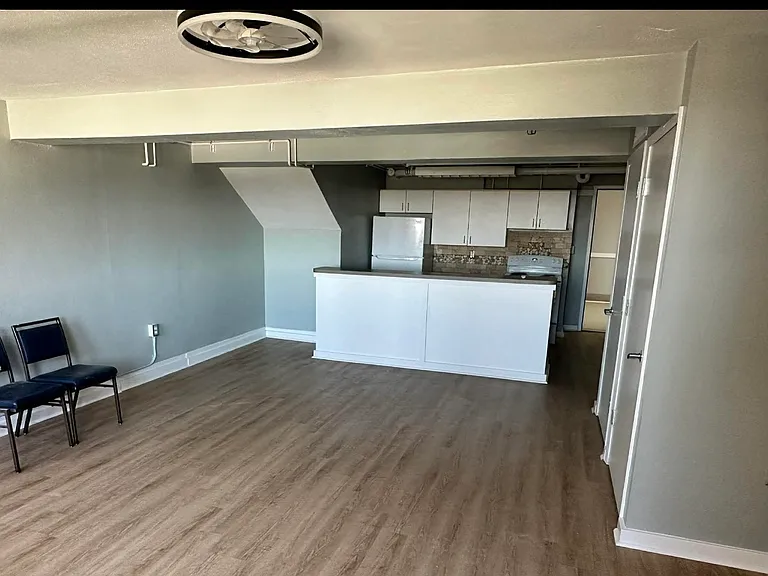 125 Oak St #104 — Photo 2