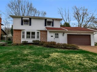 329 Seabrook Dr, Williamsville, NY 14221