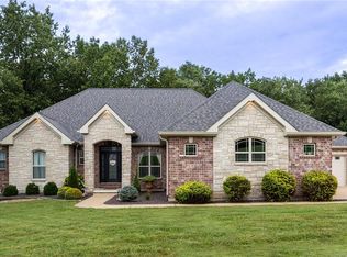 2811 Highland Woods Rd, Imperial, MO 63052