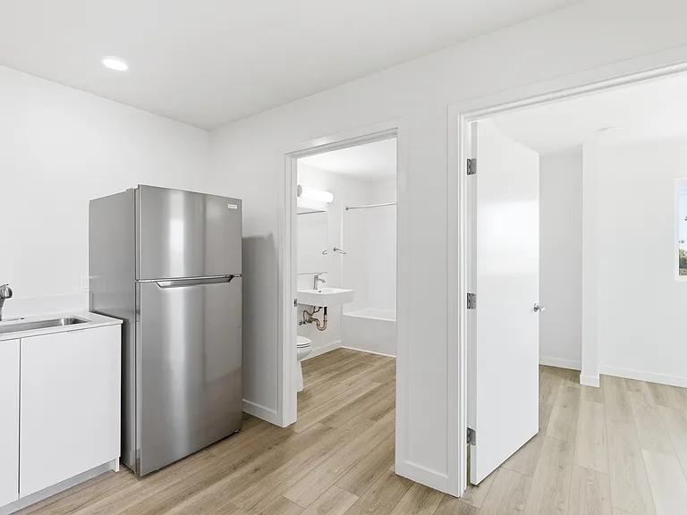 7655 1/2 S San Pedro St #102 — Photo 10