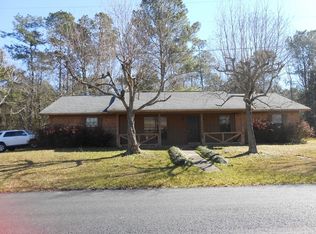 10428 Riverbend Dr, Moss Point, MS 39562