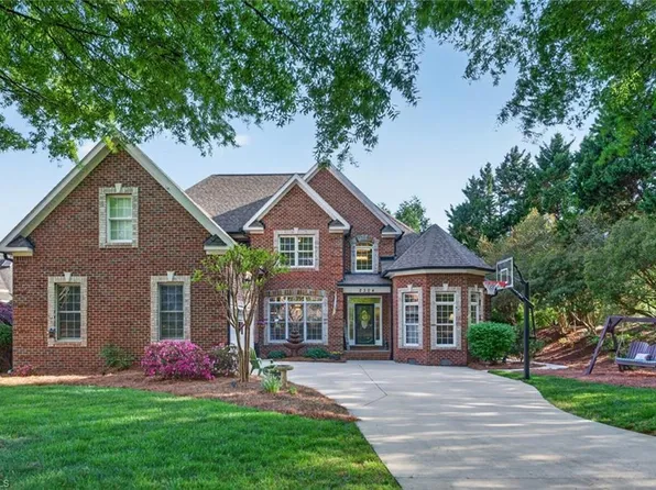 2304 Faircloth Way, High Point, NC 27265