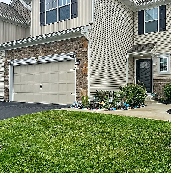 1624 Haralson Dr — Photo 1