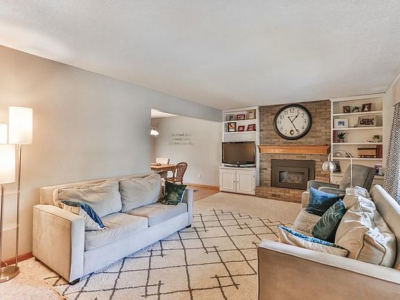 5th image of 2934 Bartelmy Ln N