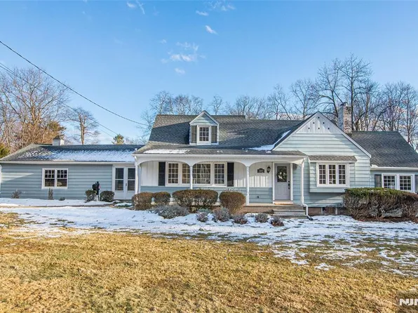 382 Sunset Blvd, Wyckoff, NJ 07481