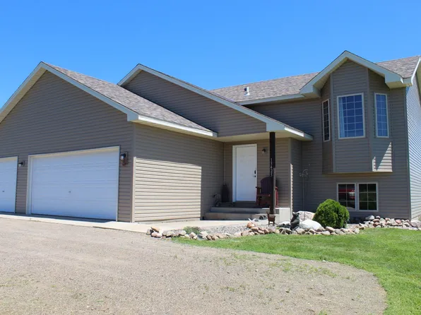 13425 205th St, Milaca, MN 56353
