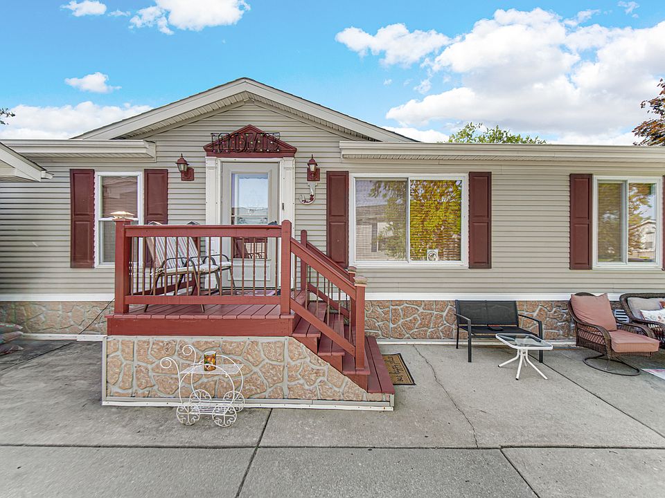 1st image of 125 Cardinal Dr