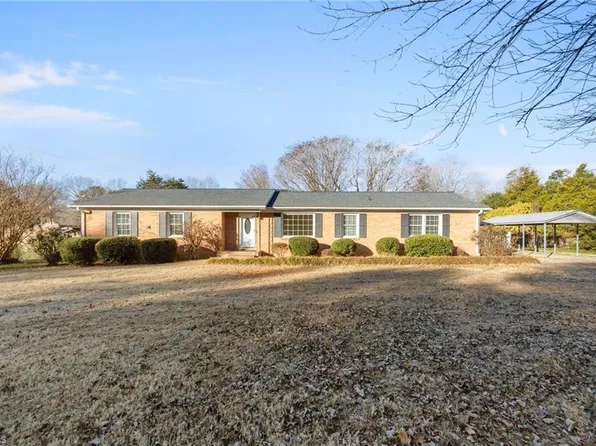 5509 Yanceyville Rd, Browns Summit, NC 27214