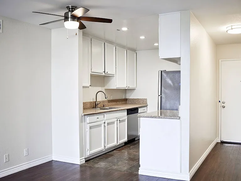 1010 Raleigh Street — Photo 5