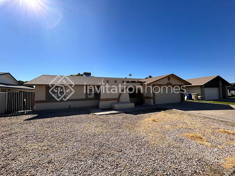 6731 W Denton Ln — Photo 1