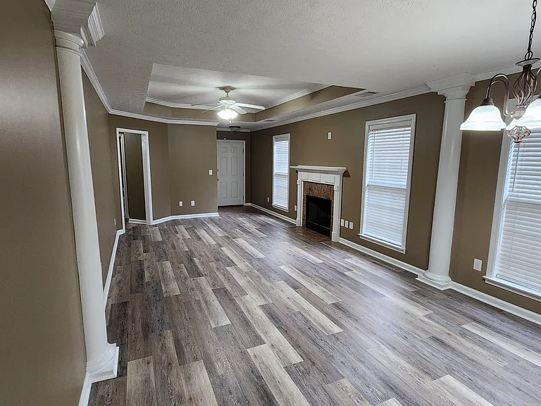 1229 Westfield Ln — Photo 4