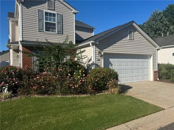 686 W Oaks Dr, Woodstock, GA 30188