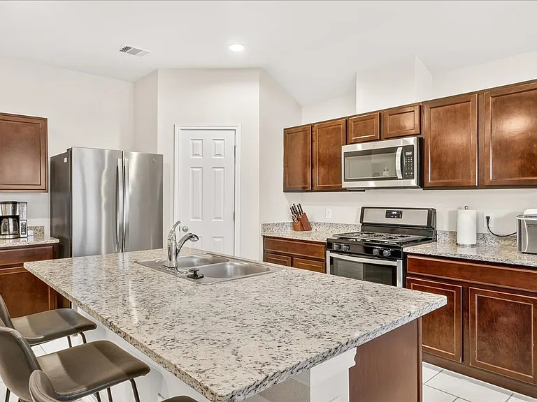 3913 Targaryen Way — Photo 7