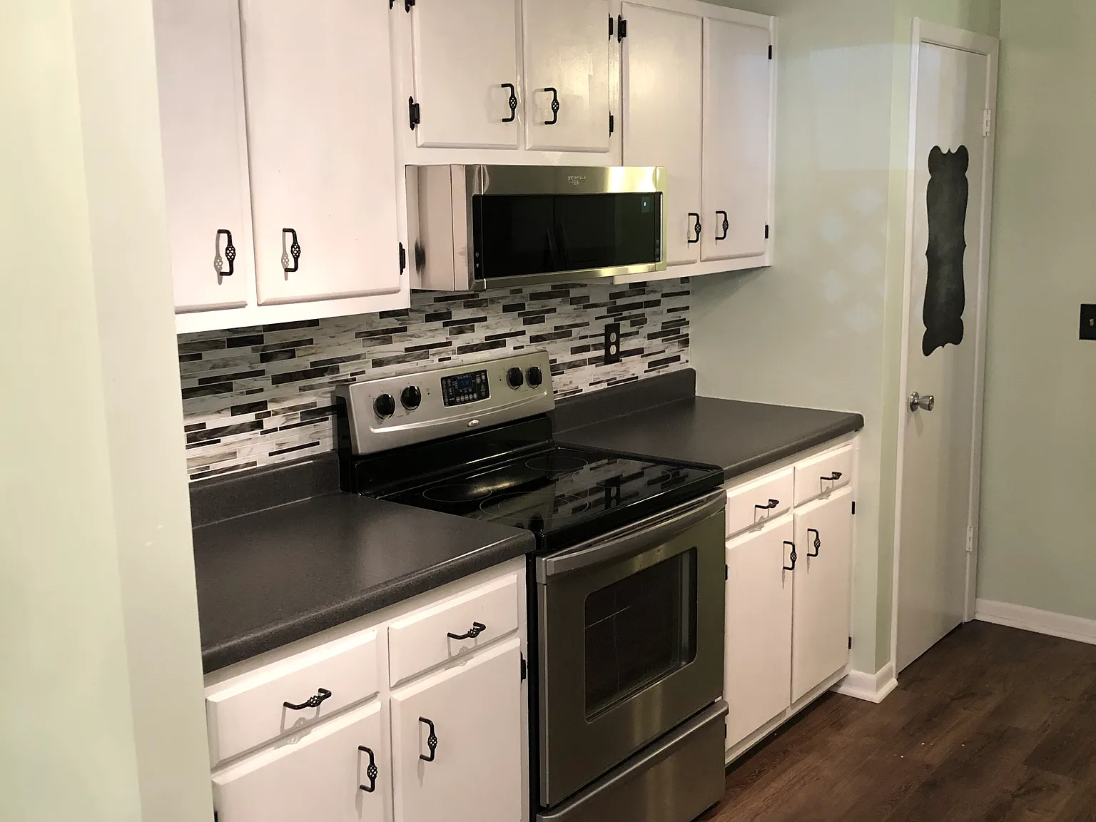 2 bed, 1056 sqft, $1,695 — Photo 3